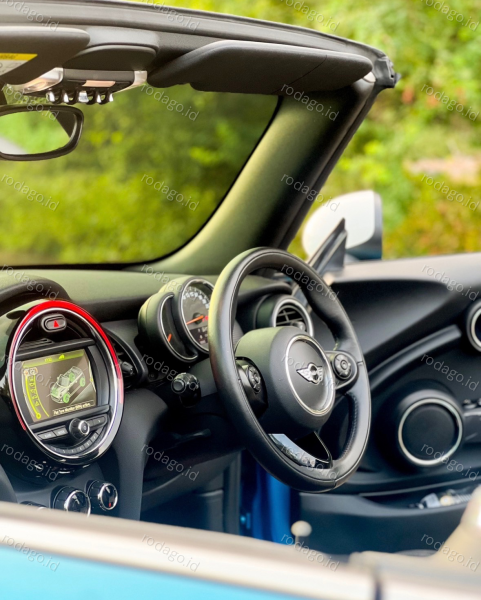 Mini Cooper Cabrio - Photo 2
